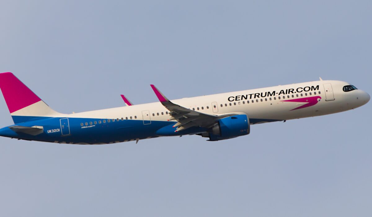 Centrum Air aviakompaniyasi samolyotiga chaqmoq urishi oqibatida Urganchga reys kechikti