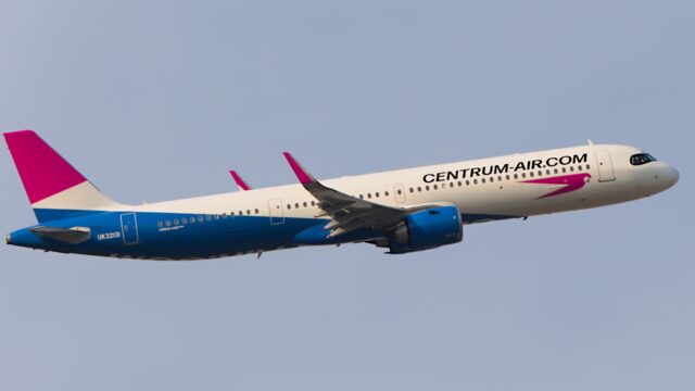 Centrum Air aviakompaniyasi samolyotiga chaqmoq urishi oqibatida Urganchga reys kechikti