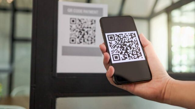 В Узбекистане запустили единый платежный QR-код UzQR