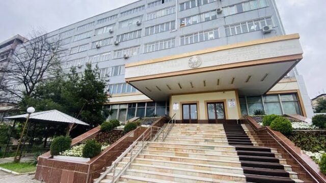 Власти выставили на торги здания ТГПУ, Минтруда и двух хокимиятов в Ташкенте