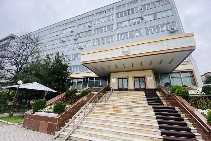 Власти выставили на торги здания ТГПУ, Минтруда и двух хокимиятов в Ташкенте