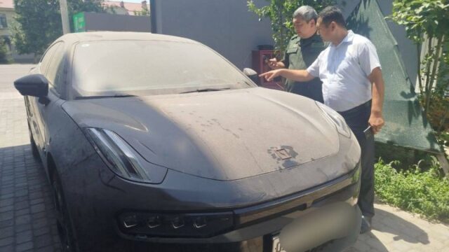 У жителя Ташкента конфисковали электромобиль Zeekr за долги по кредиту