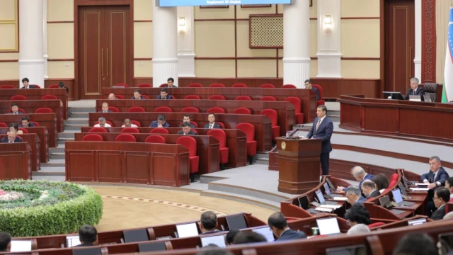Утверждены официальные узбекские аналоги 41 иностранного термина