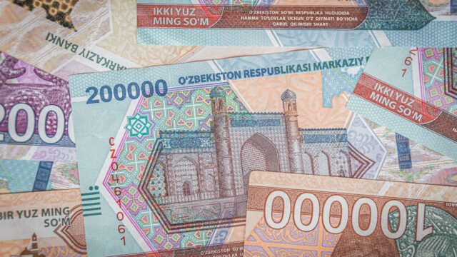 Лимит вывоза наличной валюты из Узбекистана без декларации увеличат до $10 тысяч