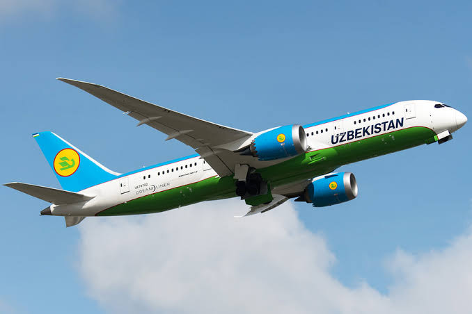 Uzbekistan Airways снизила цены на внутренние авиарейсы в Узбекистане