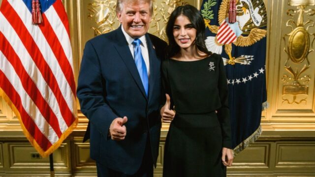 Саида Мирзиёева и Дональд Трамп во время встречи в США
